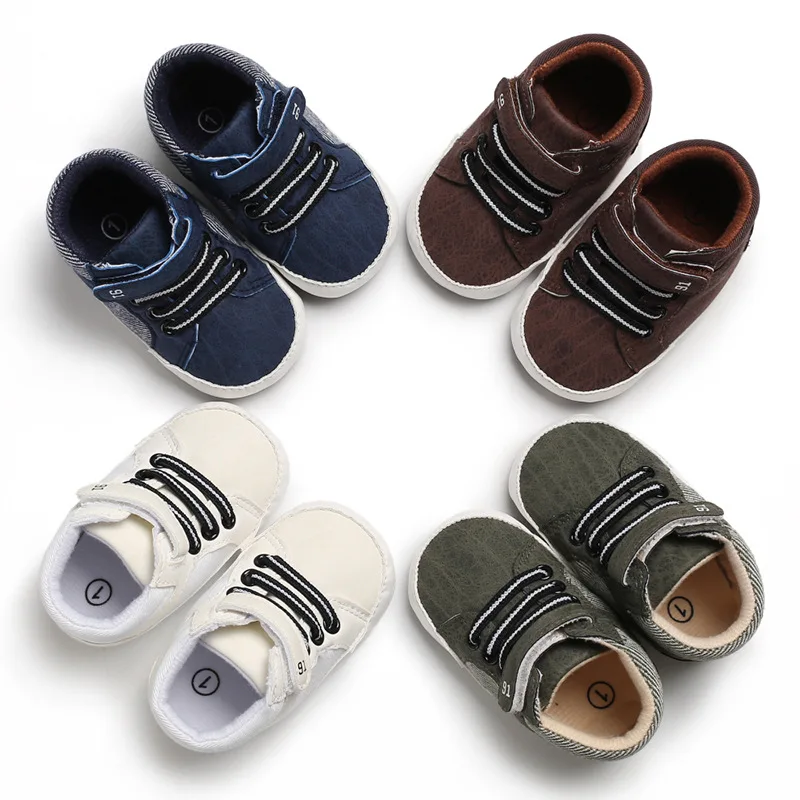 Новая Осенняя детская обувь для мальчиков; повседневная обувь для новорожденных с мягкой подошвой, сшитая из искусственной кожи, на липучке