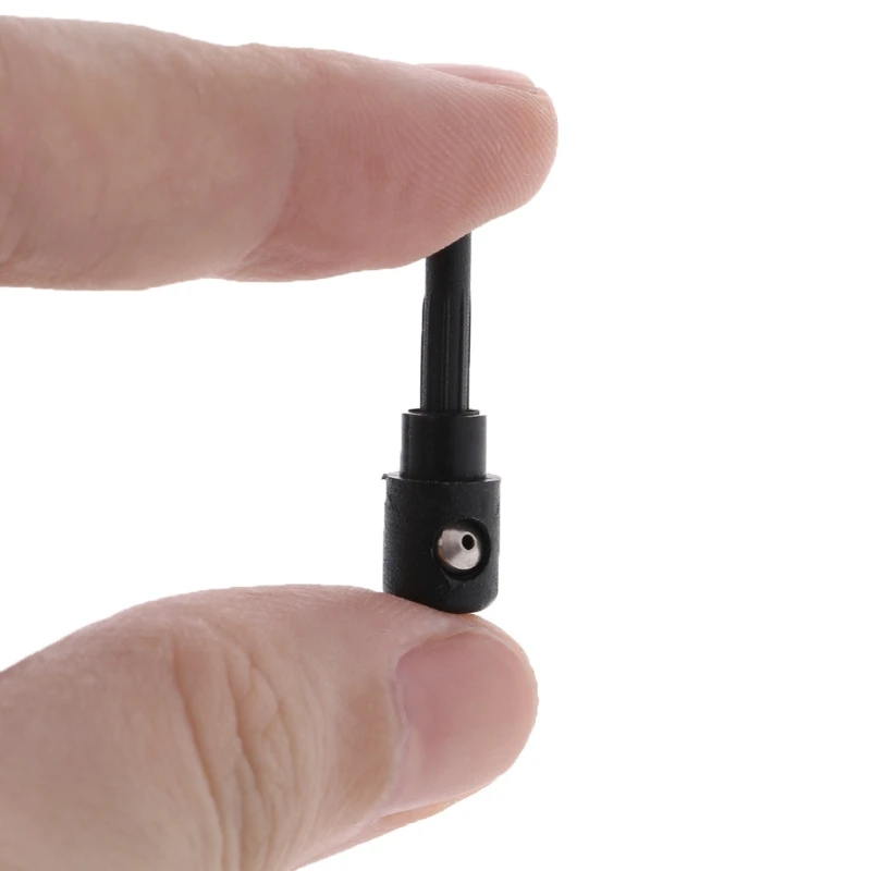 Рисунок 3 - Форсунка омывателя заднего стекла автомобиля