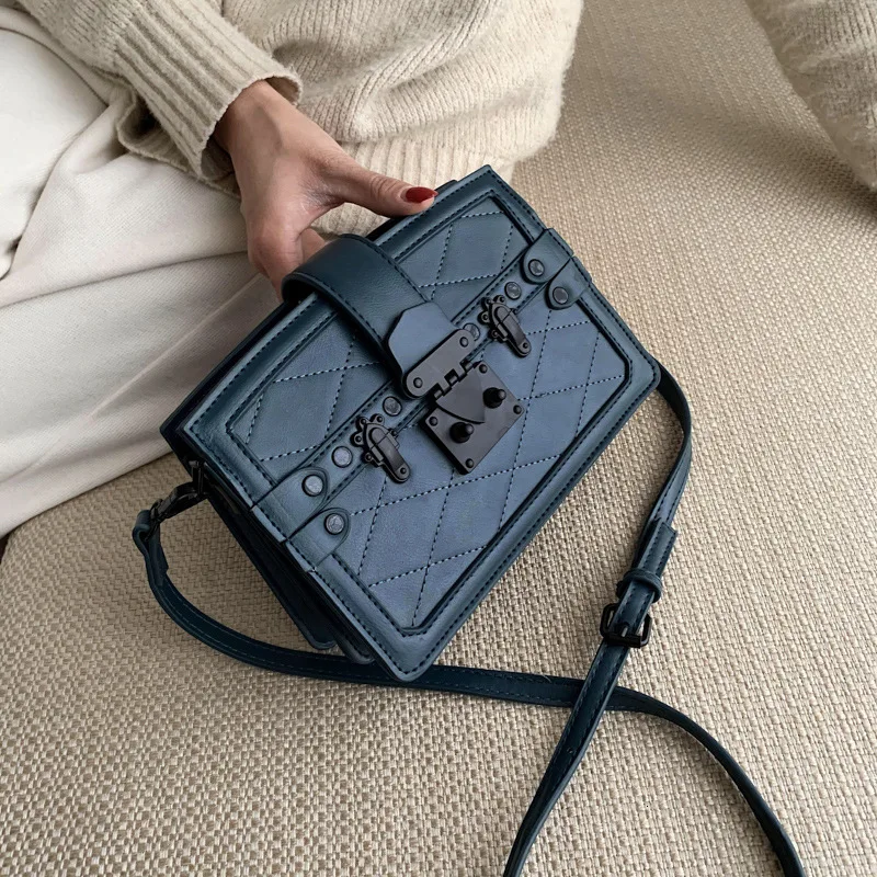 

Female Rivet Crossbody Bags For Women 2020 Leather Luxury Handbag Designer Sling Sac A Main Ladies Hand Shoulder Messenger Bag