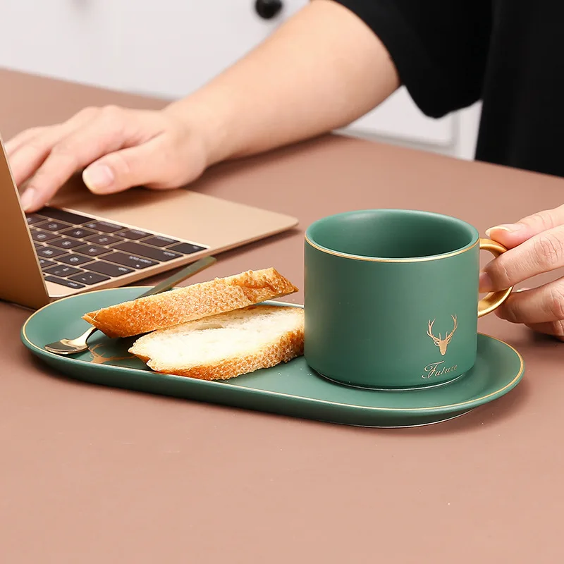 Новейшая модель Кофе кружка с ложкой и плиты кружки для чая молока Керамика чашки