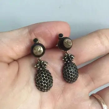 

Fashion S925 Black Pineapple Fruit Stud Earring Retro Old Black Pearl Cuff Brand Earring Women Wedding Jewelry