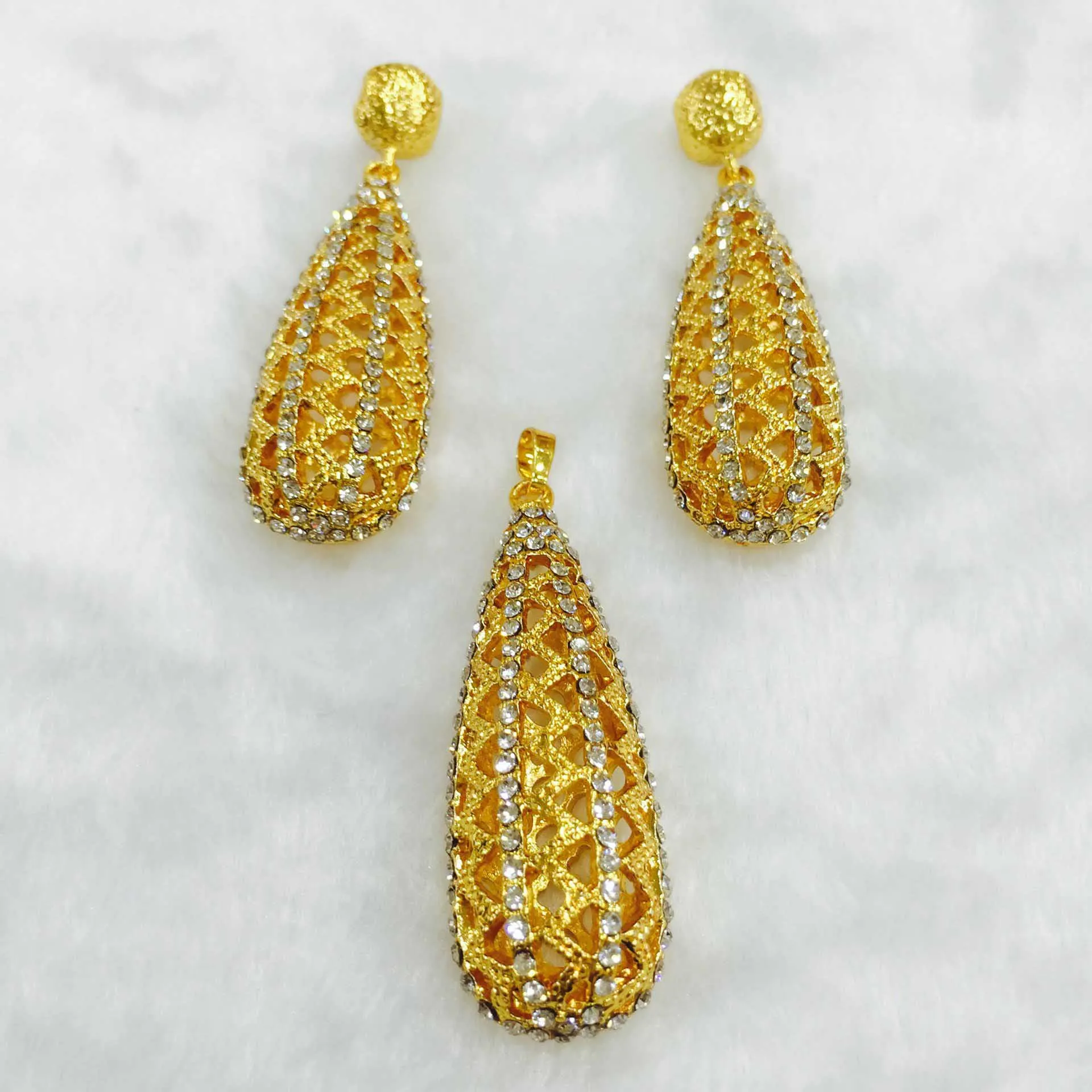 

Yulaili New Design Crystal Hollow Water Drop Pendant Necklace Earrings Gift Fashion Dubai Gold Jewelry Sets for Women Wholesale