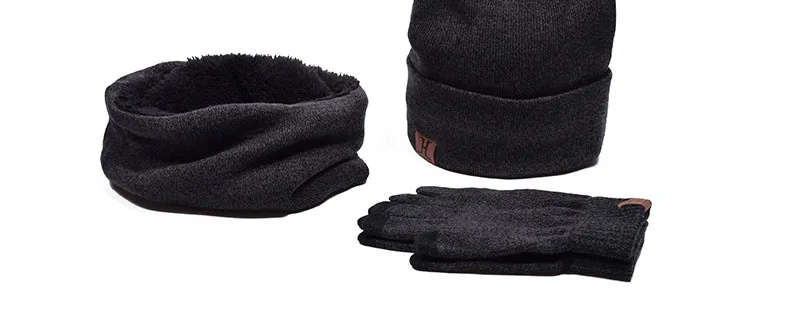 New ladies knit hat bib gloves three-piece suit high-grade autumn and winter warm caps wool plus velvet winter hat tide