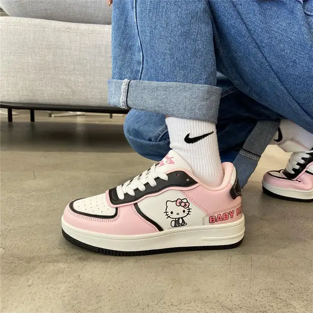TAKARA TOMY autumn and winter fashion cartoon Hello Kitty board shoes simple and comfortable non-slip lightweight casual shoes 3