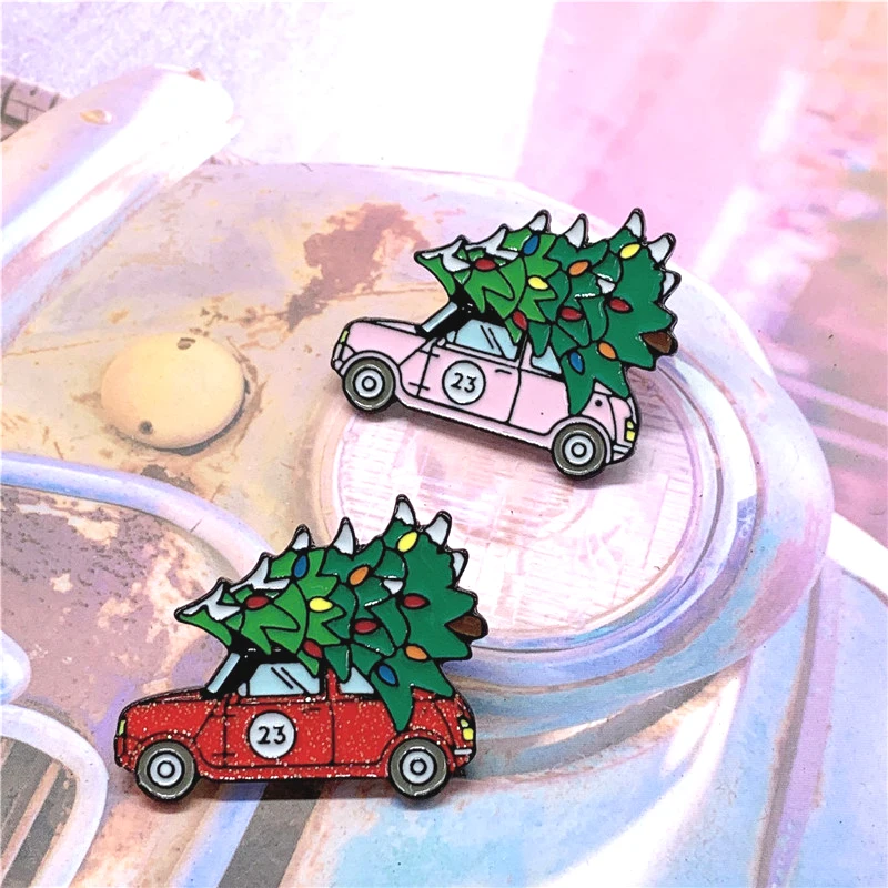 Рождественская эмалированная Булавка С Елкой для переноски автомобиля, розовая, красная брошь, джинсовая рубашка, сумка, рождественское ювелирное изделие, подарок для друзей, детей