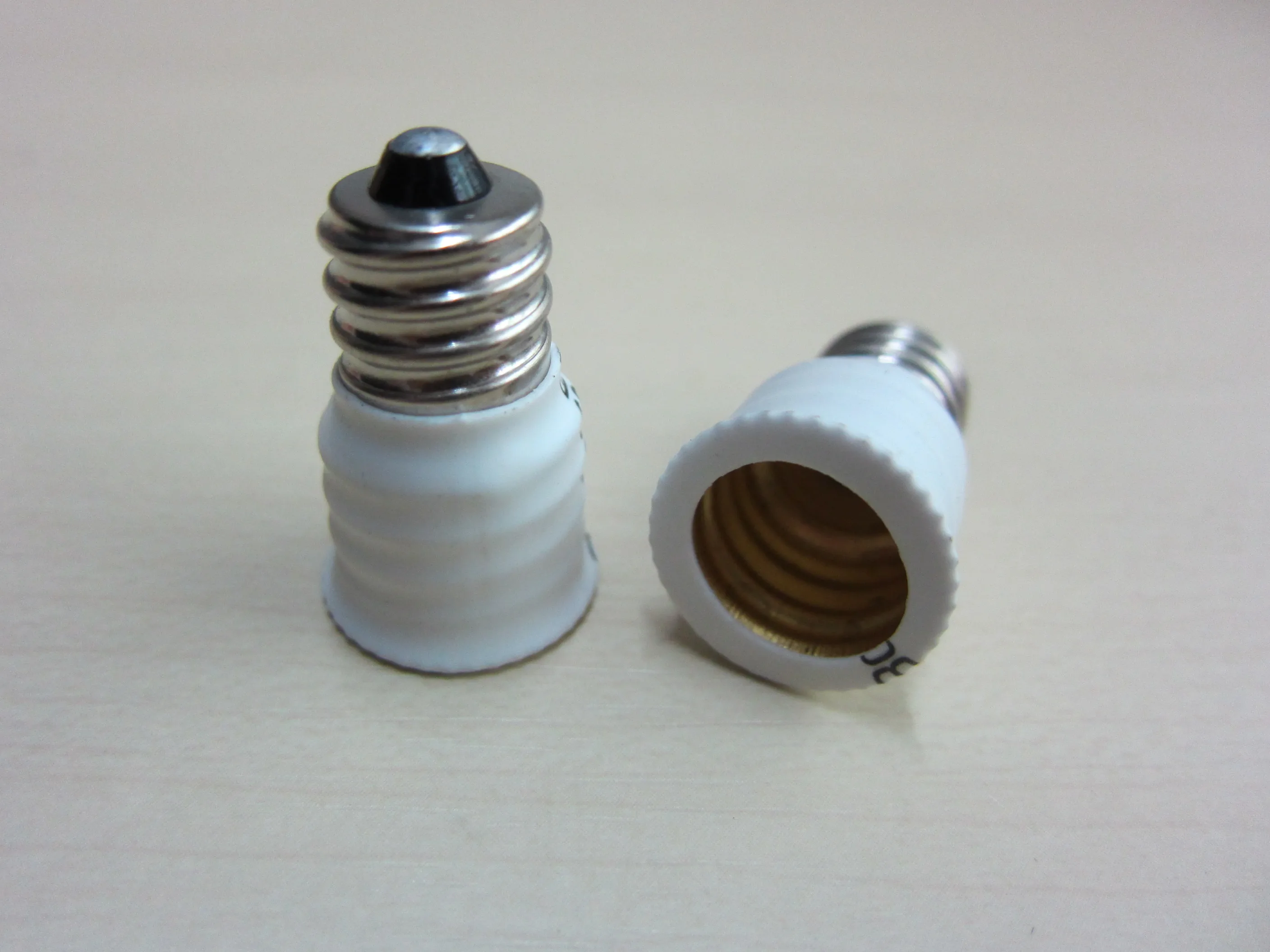 Adaptador de lámpara de luz LED E12 a E14, soporte de bombilla, cambiador de enchufe Adaptador de lámpara de luz LED E12 a E14, soporte de bombilla, cambiador de enchufe