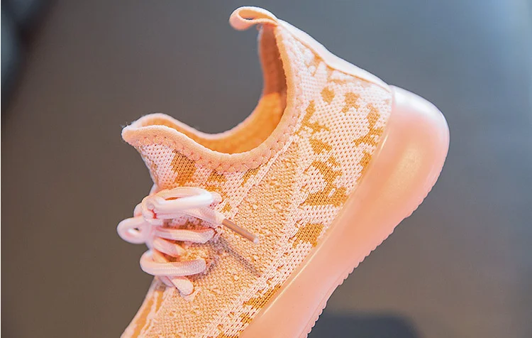 Fly Knit светящаяся детская обувь; Новинка; сетчатая дышащая обувь для мальчиков и девочек; повседневная обувь для бега; кроссовки для девочек