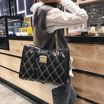 

2020 Rhombus Chain Bag Fashion Shoulder Bag Retro Simple Lock Handbag