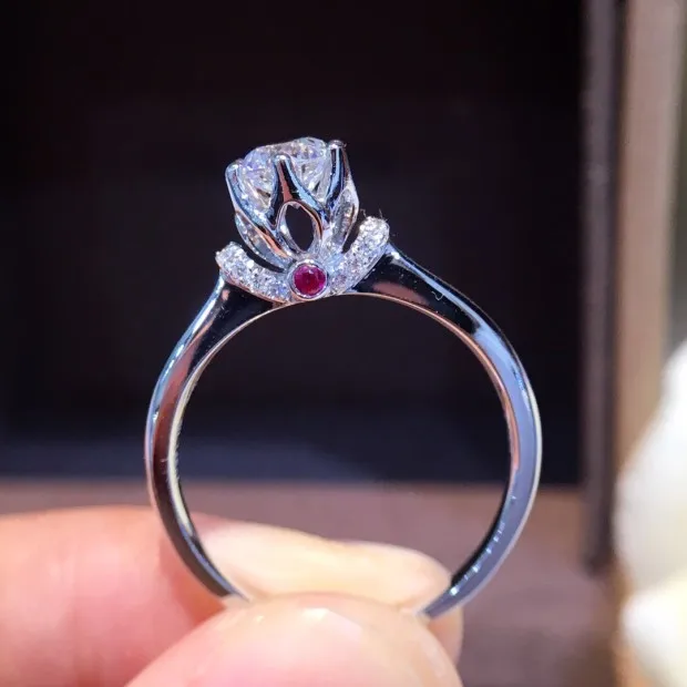 Рисунок 4 - Кольцо из чистого золота с натуральным бриллиантом