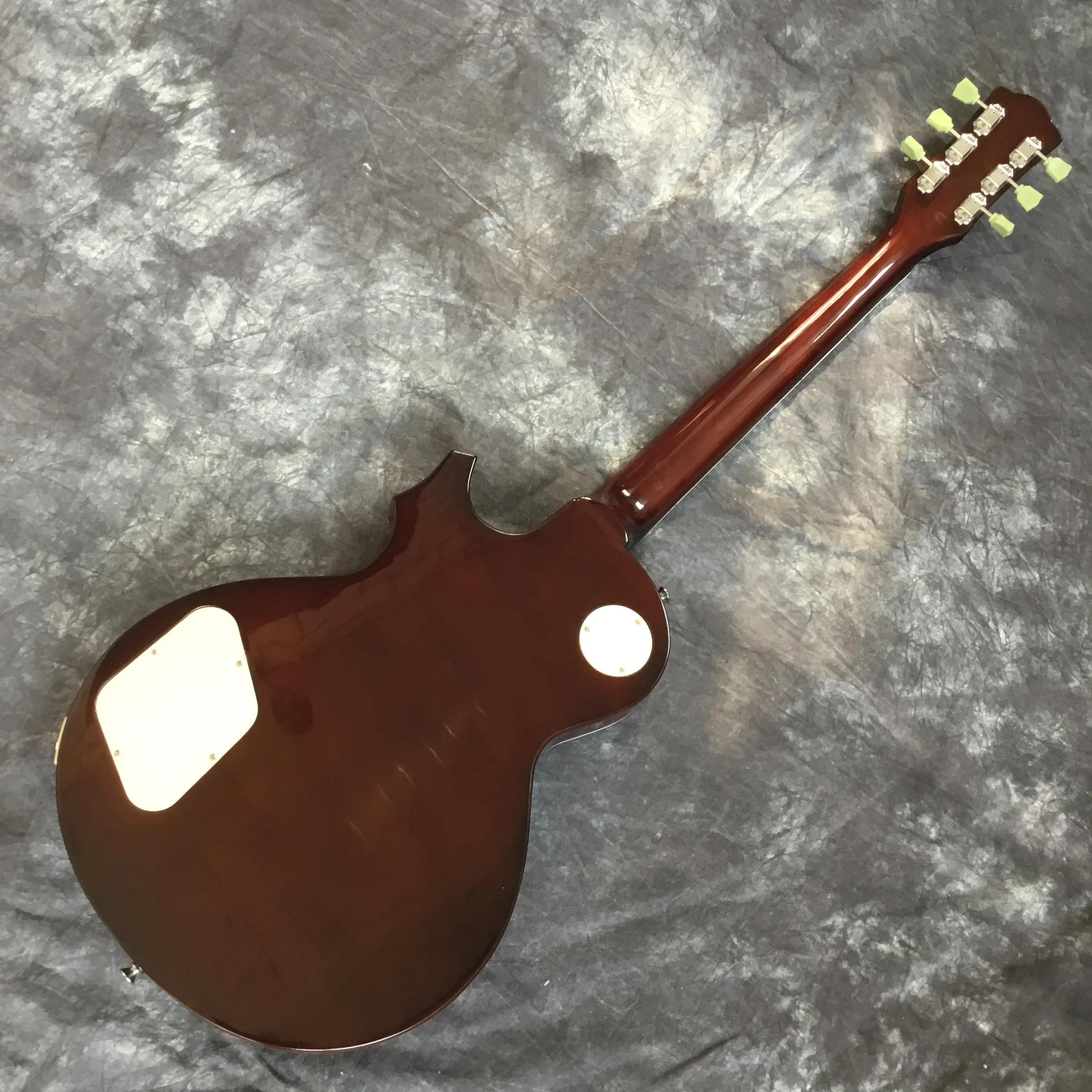 Стиль зеленый тигр Пламя Топ электрогитара. Ручной работы 6 Gitaar укусов. Гитарное хромированное оборудование. Реальное изображение