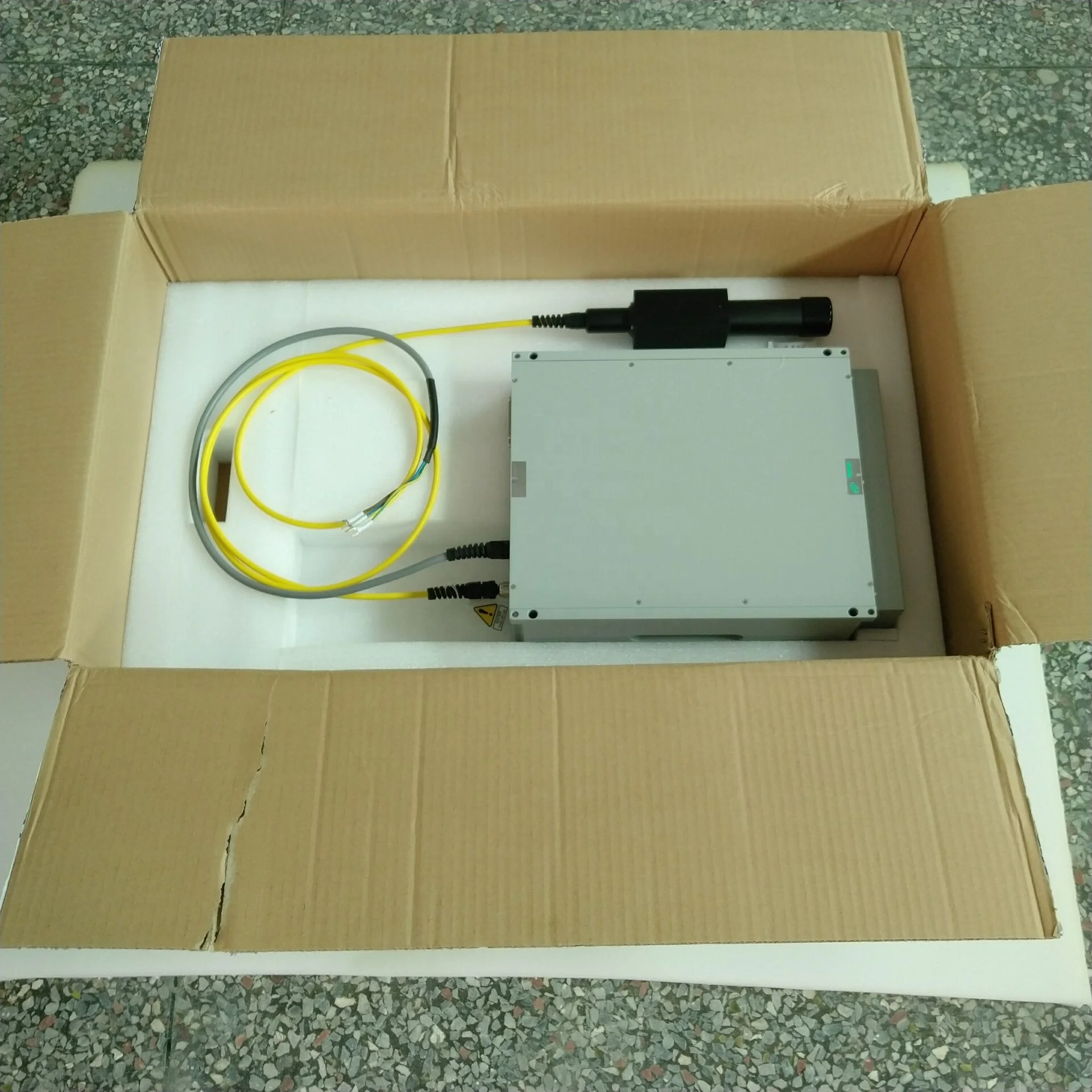 20w QE Q-switched pulsed fiber series Raycus Fiber lasers for laser marking machine