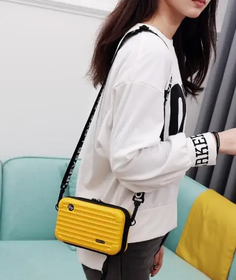 new mini net red suitcase Small square box Wide shoulder strap diagonal package shoulder crossbody bag 2019041701 19X6X12cm