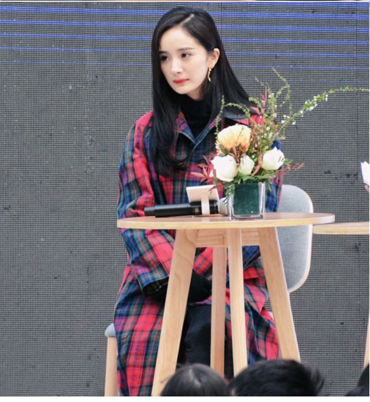Yang Mi Star, стиль знаменитостей, Красный Клетчатый Тренч, пальто в стиле Sugar Lange, светильник, Свободное пальто средней длины, Женское пальто