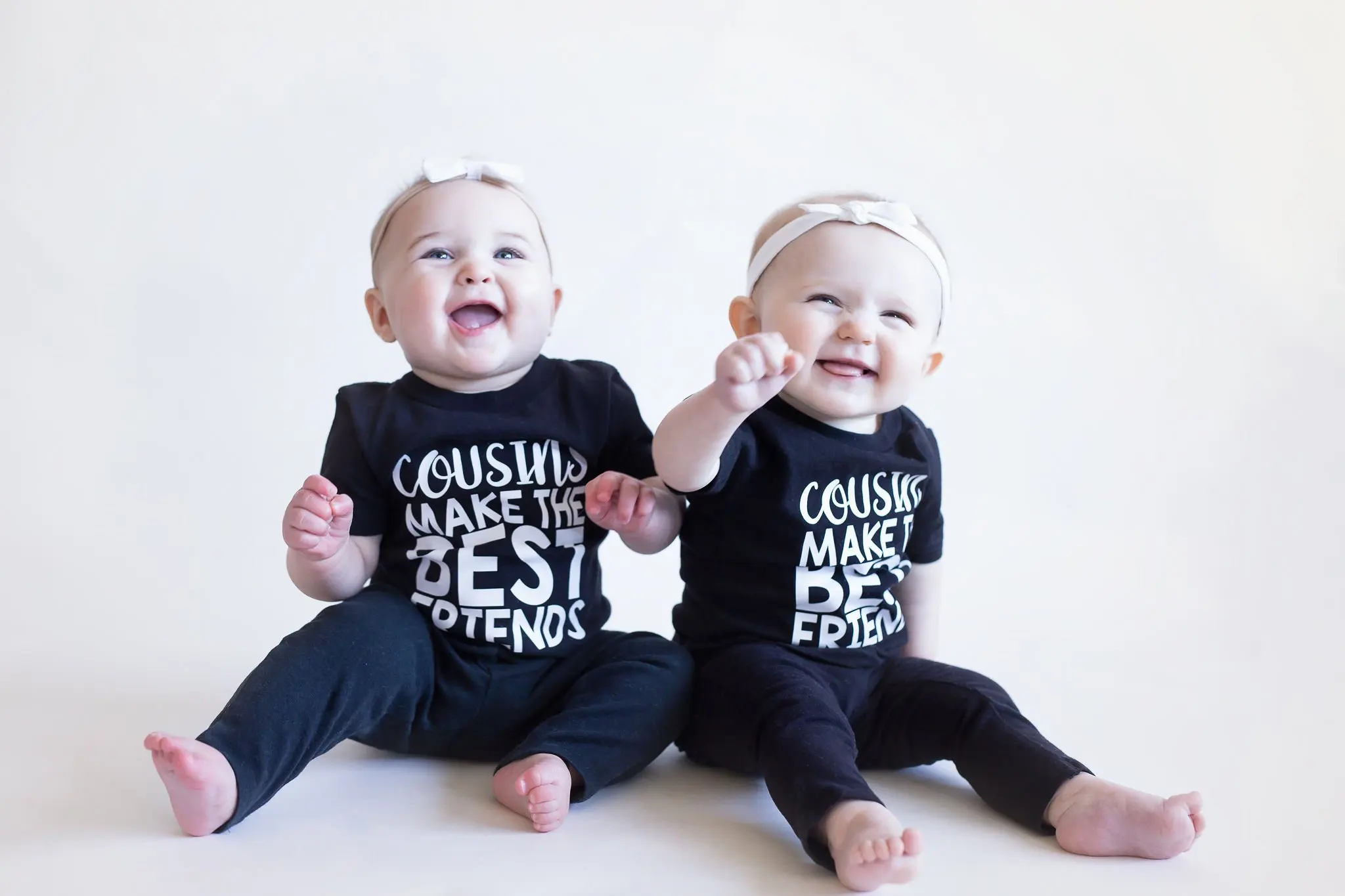 Счастливый ребенок. Together baby. Angel baby. Baby friends. Дети близнецы смеются.