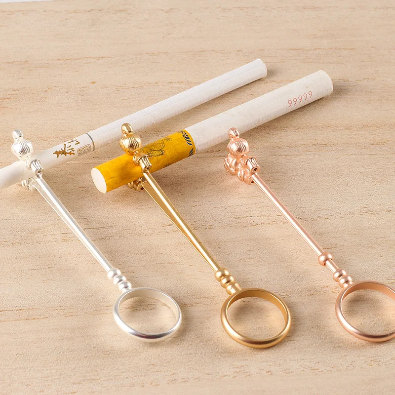 High Quality Retro Cigarette Holder Ring Rack Metal Finger Clip Women