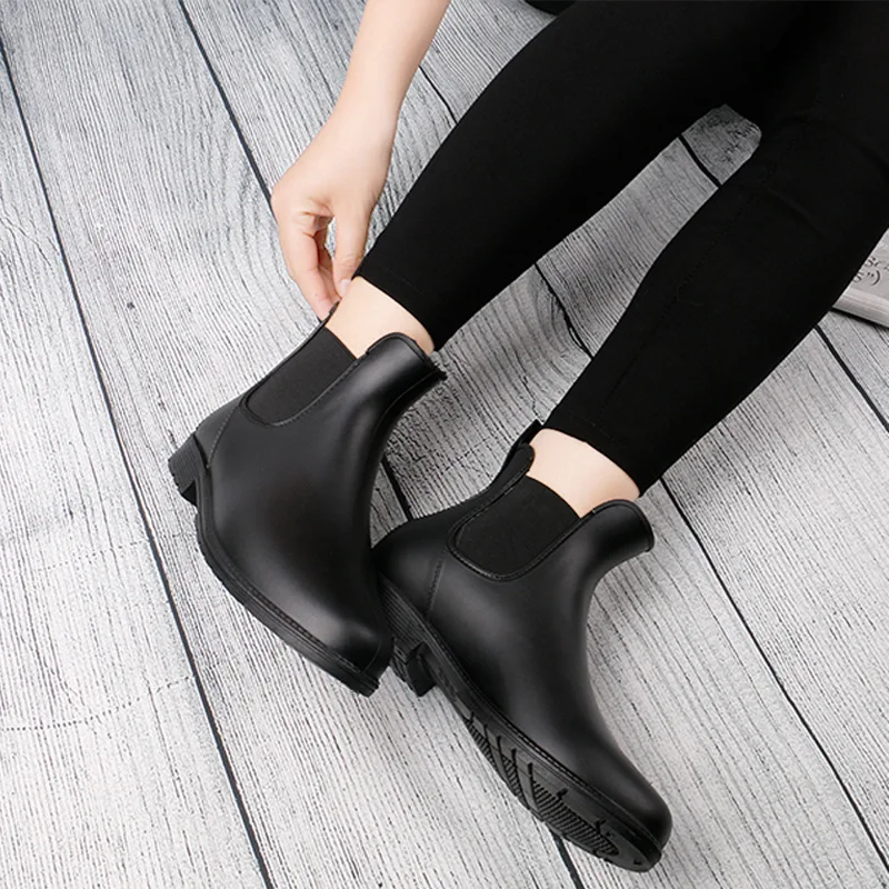 

Style Contracted Tide Girl Boots Woman British Style Rivet Ankle Boots Martin Boots Autumn Winter 2019 New Rain Boot 4569
