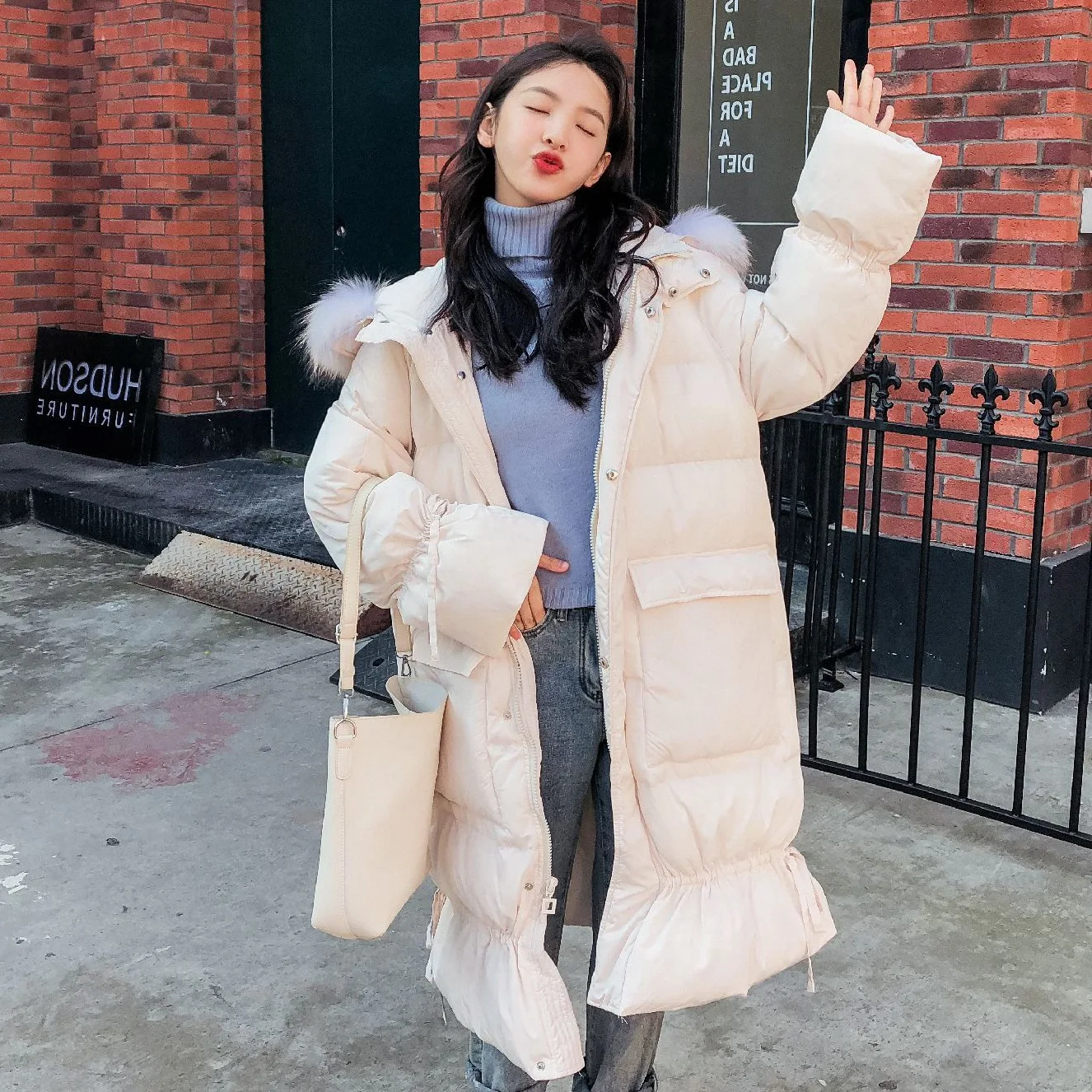 

Photo Shoot CHIC Sweet Off-white Cuff Drawstring Bandage Cloth down Coat Loose-Fit Hooded Large Fur Collar Fishtail Cotton-padde