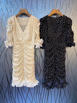 

2020 Spring and Summer New Women's V-neck Wrinkle Stitching Dot Prints Decorative Half-Sleeve Dress 637