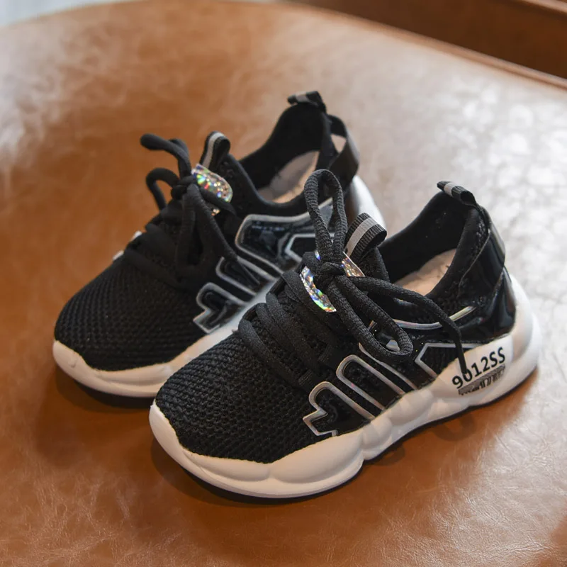 Bakkotie/ г., Осенняя детская новая спортивная обувь для мальчиков, дышащая черная Повседневная беговая Обувь для девочек, модные белые мягкие кроссовки с сеткой
