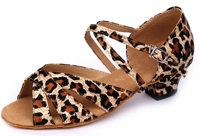 leopard print Обувь для латинских танцев для девочек 3 см; сандалии на низком каблуке; Новинка года; детская обувь для бальных танцев; обувь для танго и сальсы; обувь больших size22-40 - Цвет: leopard print