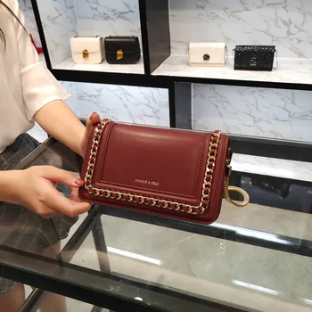 

Women's bag 2020 new Korean fashion chain decoration small square bag simple shoulder Messenger bag.
