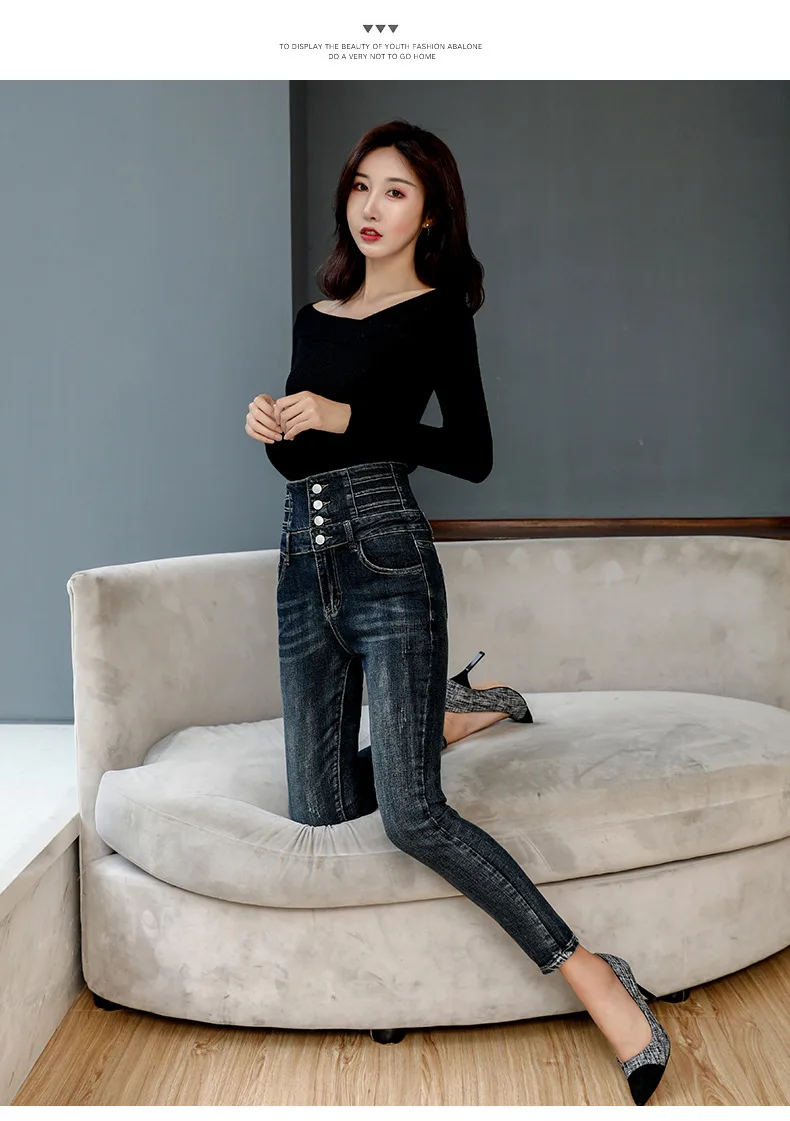 11701556094_1933828105