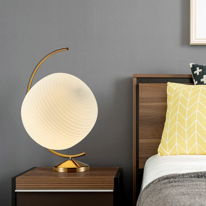 

Modern Italian design noble minimalist table lamp creative lron LED desk light for living room bedroom bedside lamp study e27