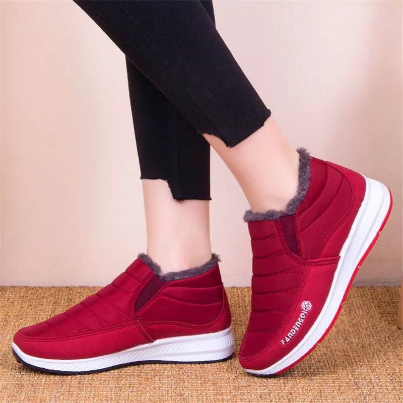 

Winter plus cotton middle-aged and elderly shoes men and women with the same warm large size plus velvet thick cotton boots