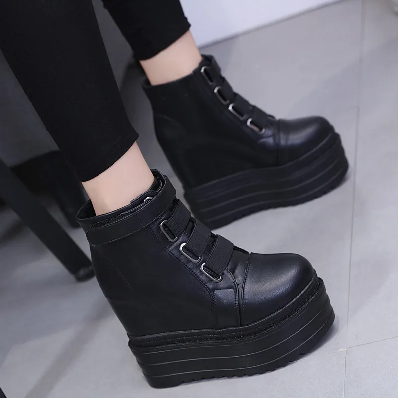 

YMECHIC 2019 Black Gothic Punk Ankle Combat Boots for Women Platforms Creepers Hook Winter Shoes Hidden Wedges Goth Woman Bootie