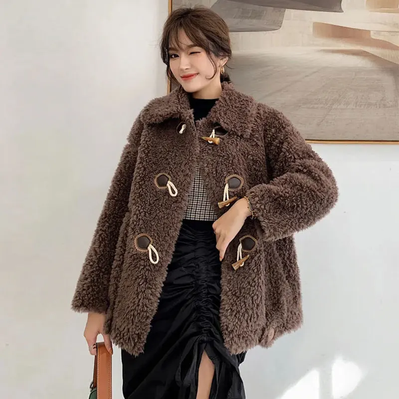 

80% Real Wool Fur Coat Warm Women Autumn Winter Sheep Wool Fur England Style Horn buckle Oversize Coat Short Winter jacket 382