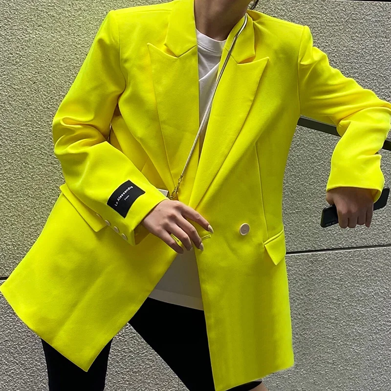 mulheres, botões entalhados, casacos amarelos minimalistas, roupas femininas casuais, moda, 2021