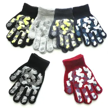 

1Pair Boys Girls Magic Stretch Gripper Gloves Kids Winter Warm Anti-slip Camouflage Gloves for Children Outdoor Activities