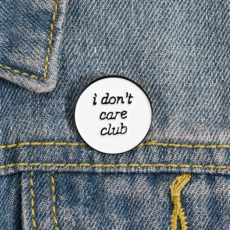 Мультяшная белая круглая эмалированная брошь I Don't Care Club милая простая булавка