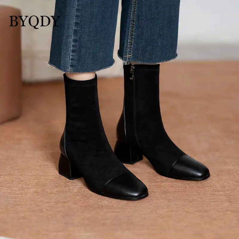 round toe suede boots