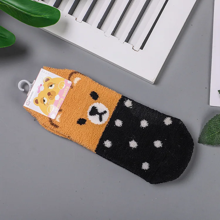 Chi Bi Maruko коралловый флис Crew Socks женские теплые Забавные милые Kawaii Art Happy Socks мультяшная уличная одежда с мотивами из аниме Модные Повседневные Удобные - Color: 6