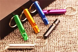 Mini sifflet de survie en alliage d'aluminium, porte clé multifonction, Souvenir de pom pom girl, sirène d'urgence extérieure en métal 