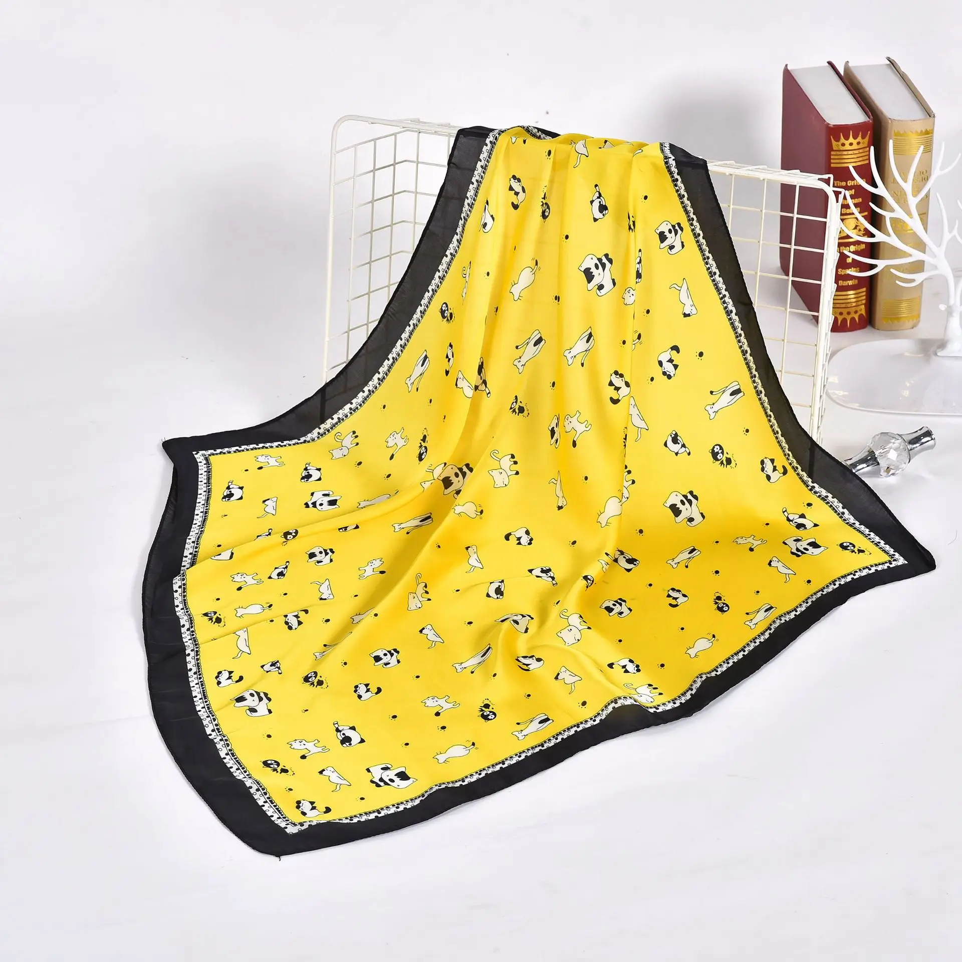 

Fashion Kerchief Women Hair Scarf Handkerchief Cartoon Print Silk Satin Bag Scarfs Female 70*70cm Square Small Neck Scarves 2019