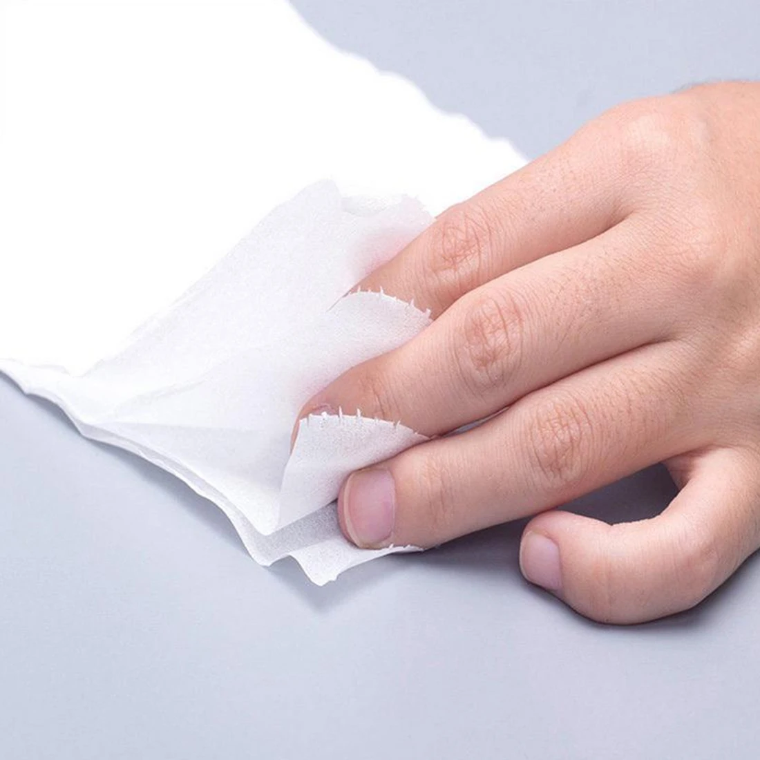 

Four layers of thickened environmentally friendly paper towels, native wood pulp, no additives, safe to use