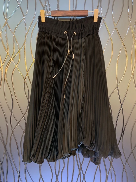 

In early autumn of 2019, the new lady's pull-rope tie-in waist pleats, medium and long 100-set half-length skirt 815