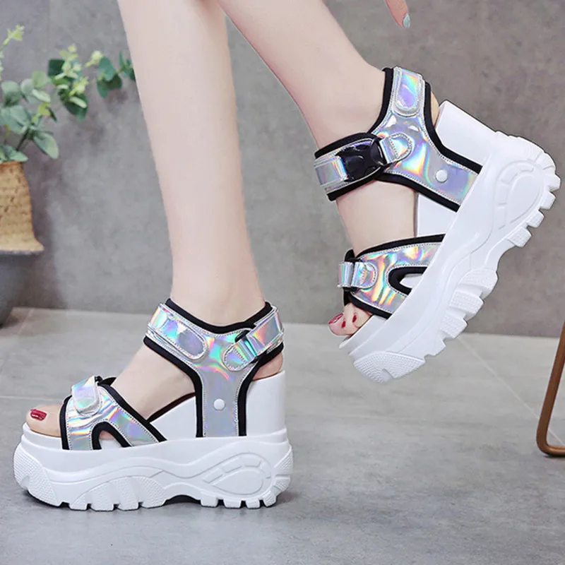 Meidiannas туфли. Miu miu босоножки 2022. Босоножки на высокой платформе. Босоножки на большой платформе. Босоножки женские на каблуке белые.