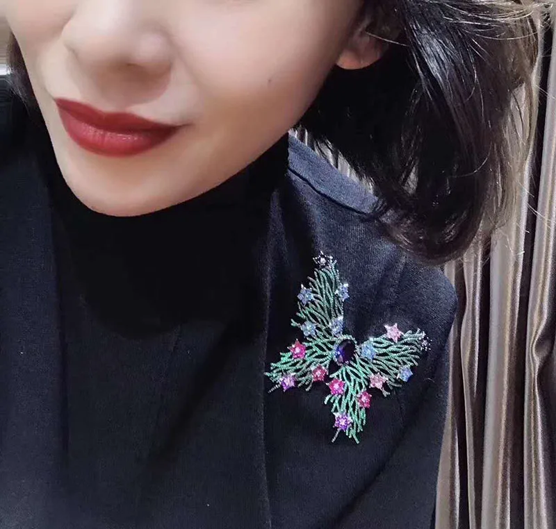 1PC 46x37MＭ Ｇolden Plated Mixed Color CZ Ｍicro Butterfly Brooch