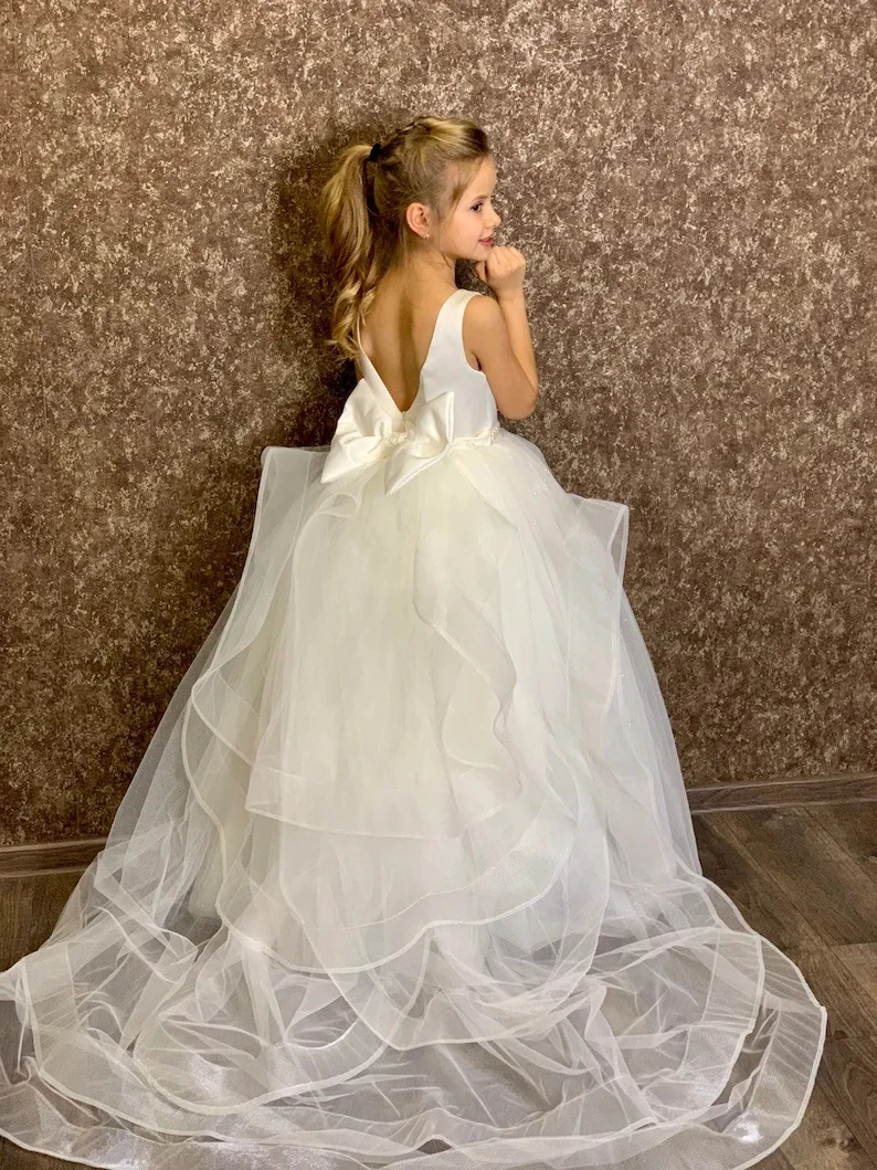 FATAPAESE Flower Girl Dress With Bow Long Train Flower Lace Pearls Dresses Satin Tutu First Communion Dress Ivory Girl Dress