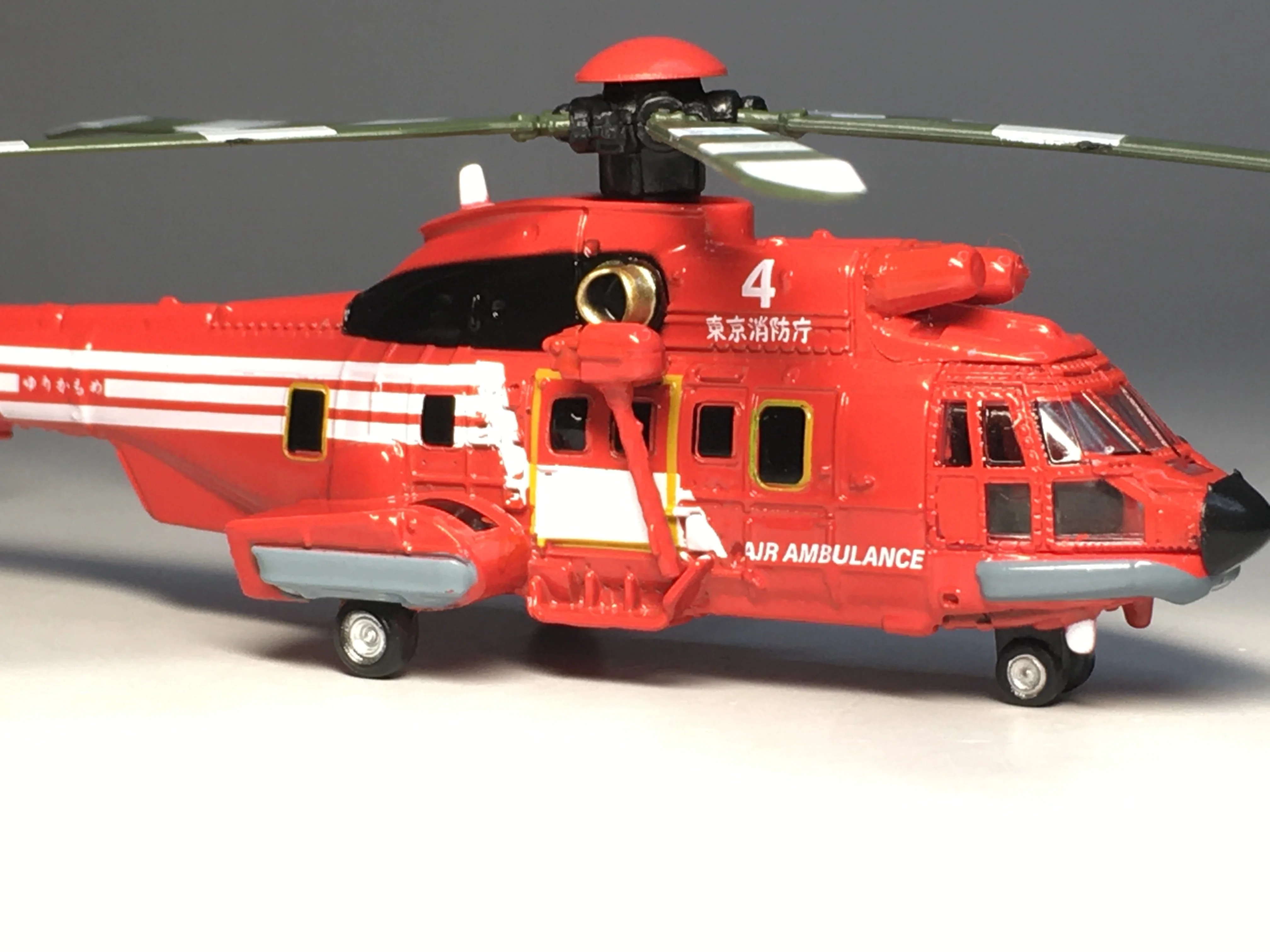 Tiny City 23 Taiwan Super Puma Helicopter Rescue Emergency 1:144 