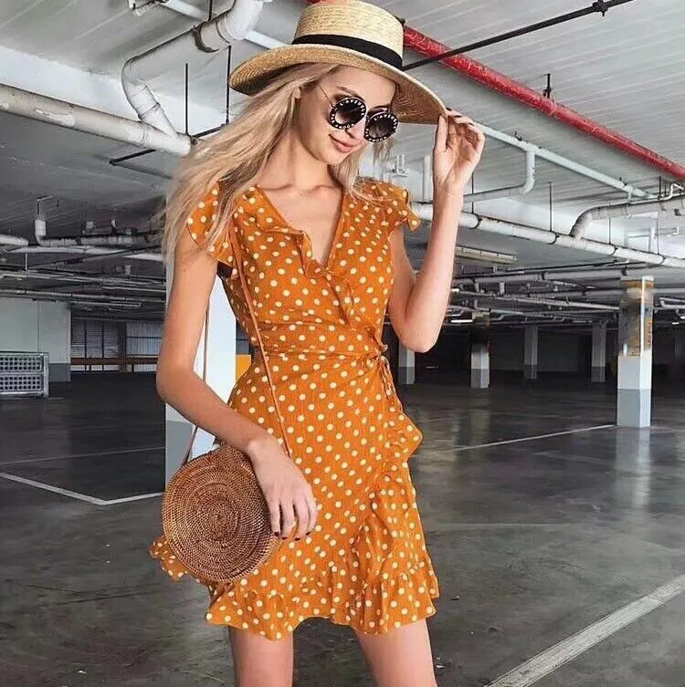 Повседневное сексуальное мини-платье в горошек с v-образным вырезом и оборками