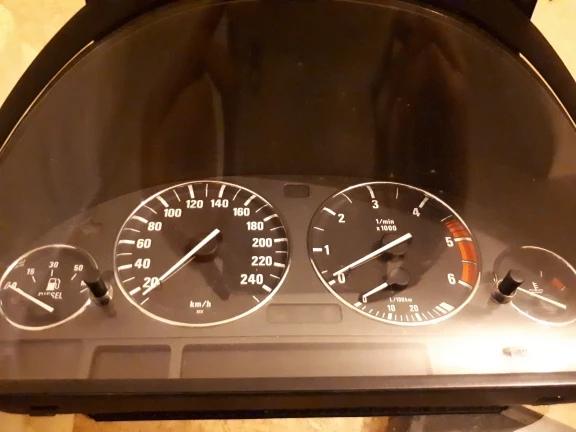 Ceny Chromowany prędkościomierz pierścień tarczy pierścień tablicy rozdzielczej pasuje do BMW E39 M5 M 5 seria E38 E53 X 5