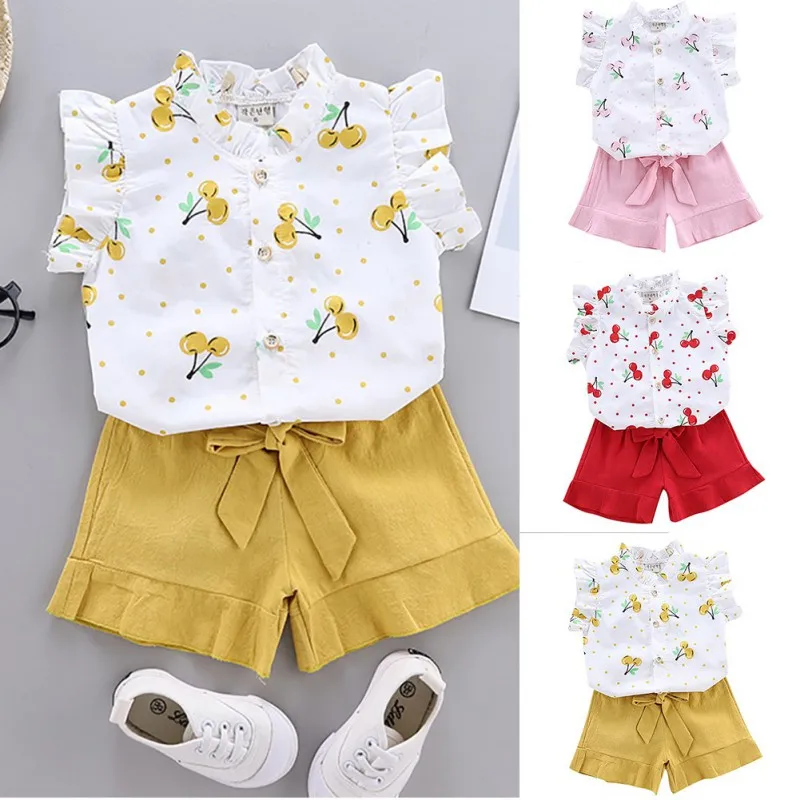 Одежда для маленьких девочек летняя детская одежда из 2 предметов модная футболка с расклешенными рукавами и принтом вишни комплект из топа и шорт