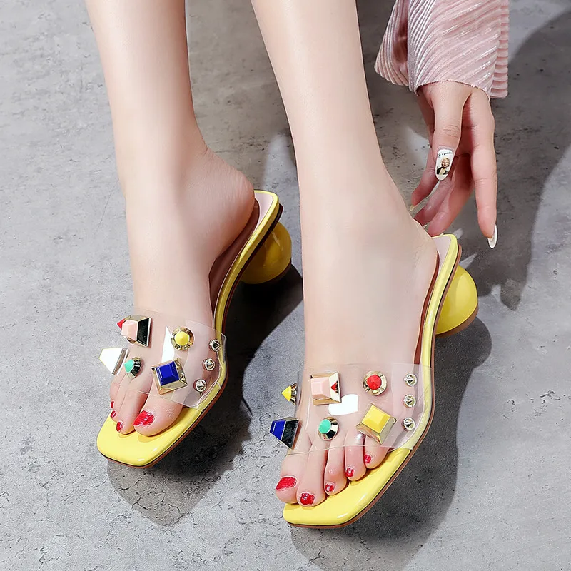 

2018 New Fashion Big Crystal Rivets Block Round Med Heels Womens Transparent Sandals Party Ladies Summer Shoes Slides
