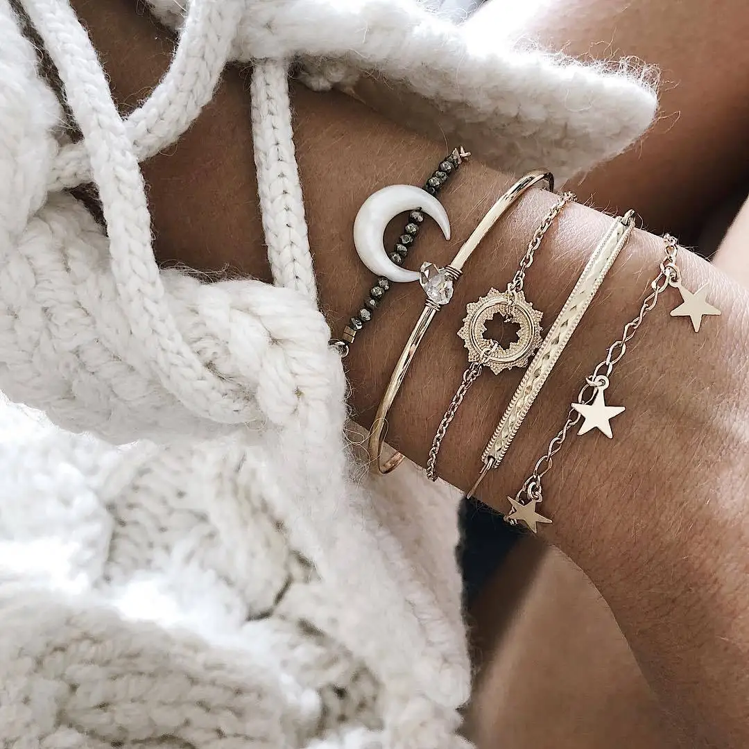 Женские браслеты со звездами черные с кристаллами белым месяцем золотистого