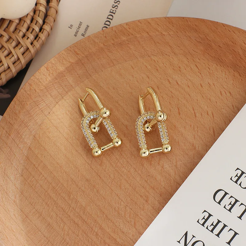 

Fashion Design Buckle Earrings Women's Exquisite Inlaid Zirconia Drop Earrings Pendant Wedding Women's Jewelry Girl's Gift