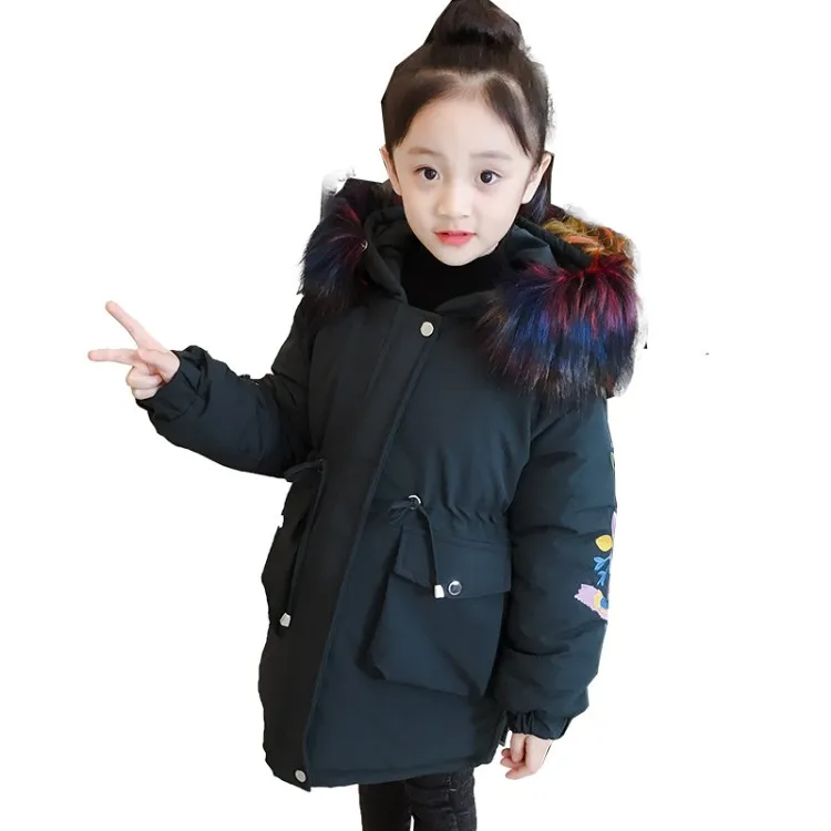 Зимние куртки для девочек; коллекция года; Модное теплое плотное зимнее пальто для девочек; высокое качество; парка с меховым воротником и вышивкой; пальто